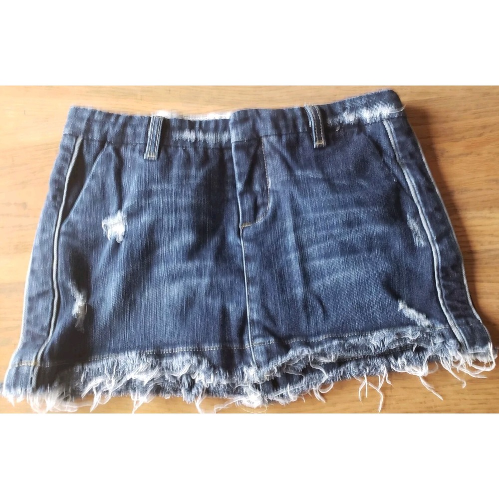 Bebe Size 27 Denim Mini Skirt Distressed Frayed Hem 2% Spandex Zip